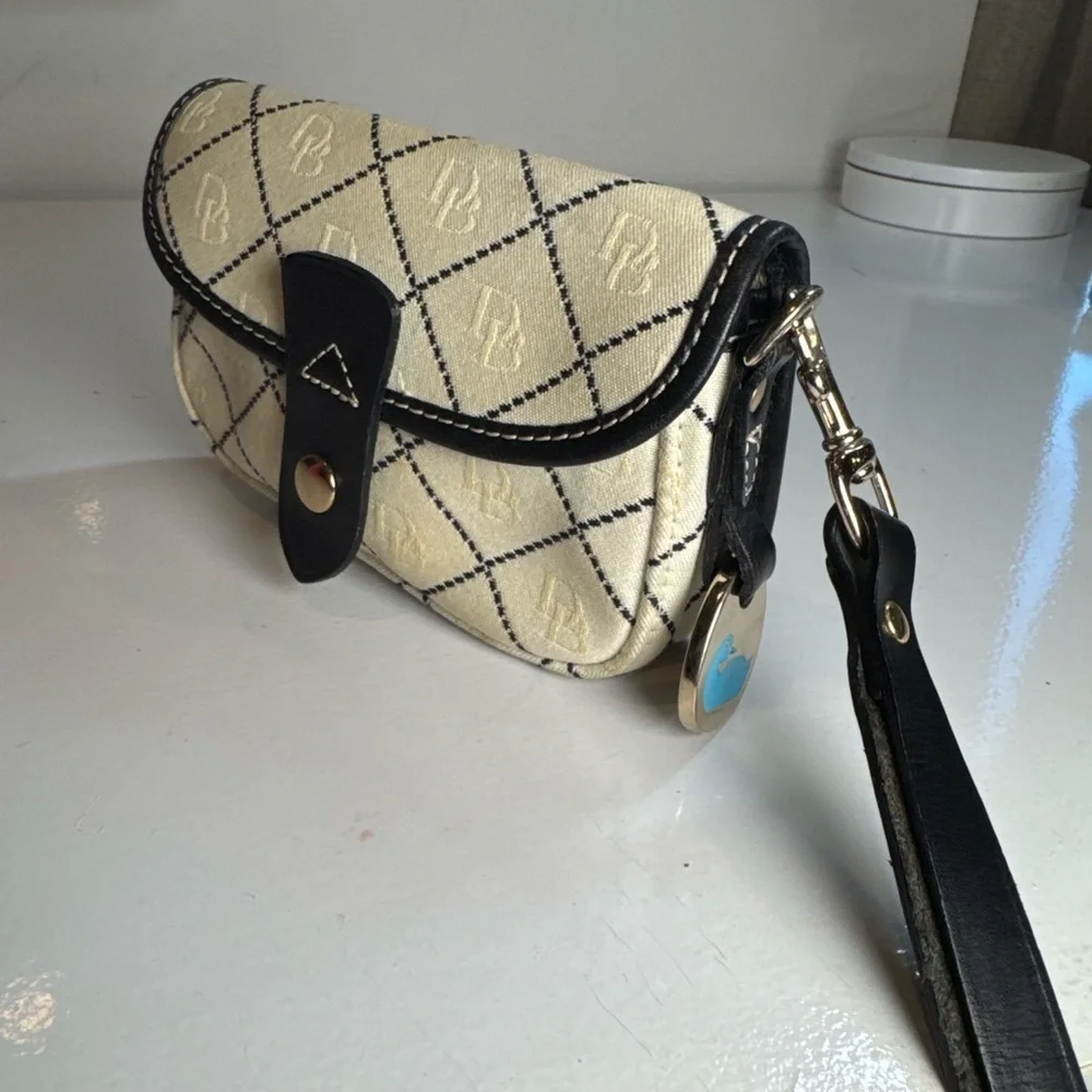 Dooney & Bourke dooney bourke